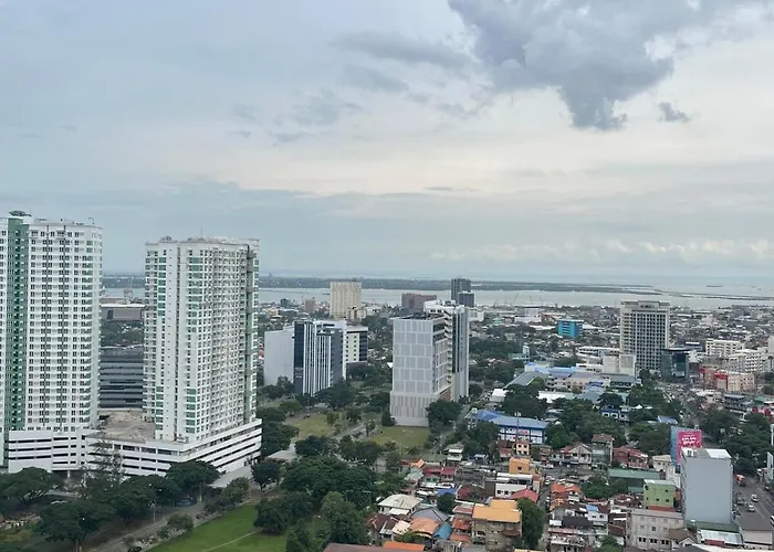 Apartment Cozy Across Ayala Mall