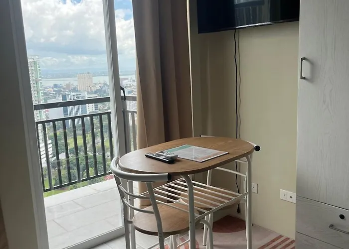 Apartment Cozy Across Ayala Mall