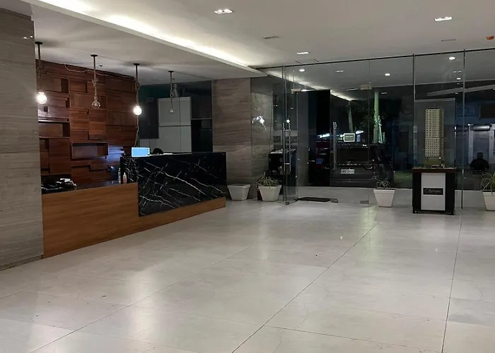 Cozy Across Ayala Mall Cebu Stadt
